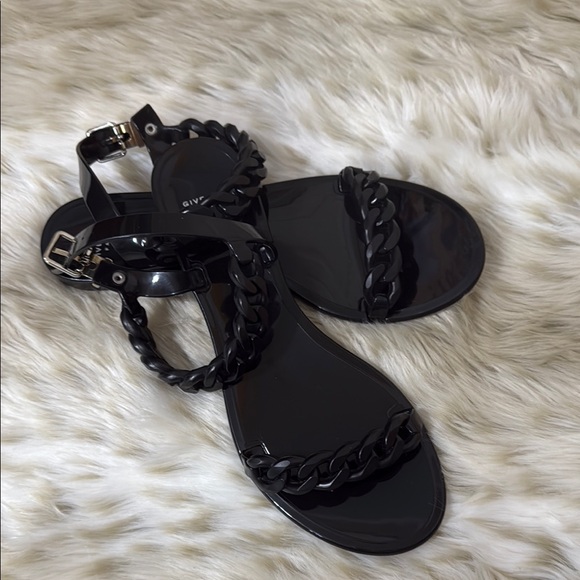 Givenchy Elegant Black Sandals - Picture 2 of 6